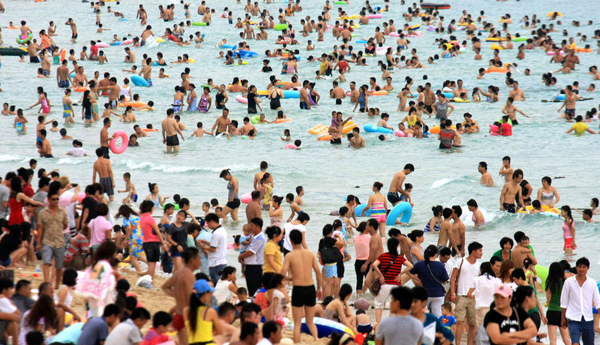 夏季海边旅行场景